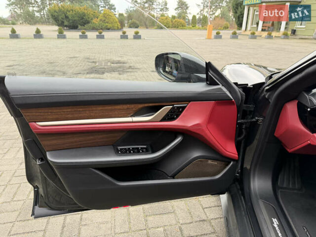 Сірий Порше Тайкан, об'ємом двигуна 0 л та пробігом 147 тис. км за 69890 $, фото 21 на Automoto.ua