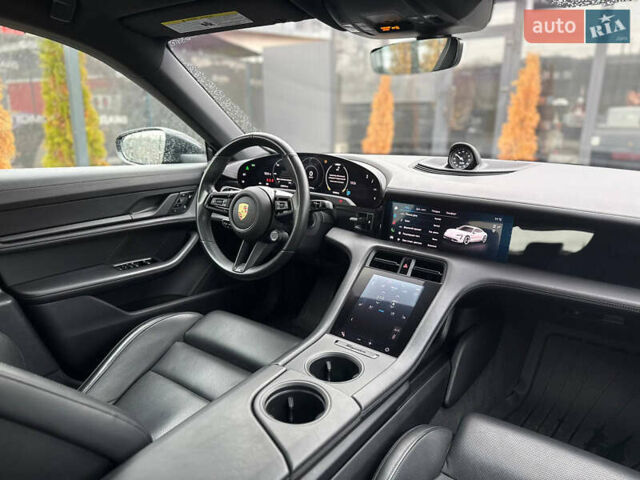 Серый Порше Тайкан, объемом двигателя 0 л и пробегом 69 тыс. км за 52000 $, фото 23 на Automoto.ua