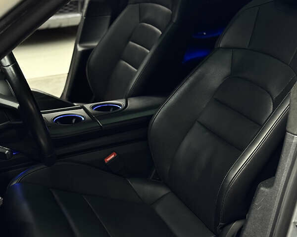 Серый Порше Тайкан, объемом двигателя 0 л и пробегом 75 тыс. км за 65000 $, фото 12 на Automoto.ua