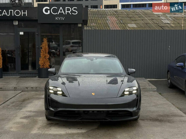 Серый Порше Тайкан, объемом двигателя 0 л и пробегом 69 тыс. км за 52000 $, фото 1 на Automoto.ua