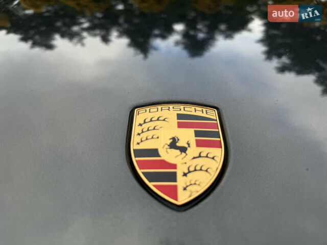 Сірий Порше Тайкан, об'ємом двигуна 0 л та пробігом 147 тис. км за 69890 $, фото 15 на Automoto.ua