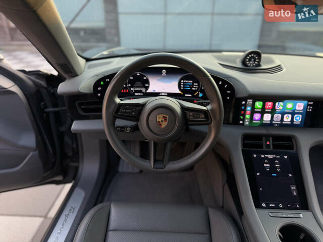 Серый Порше Тайкан, объемом двигателя 0 л и пробегом 129 тыс. км за 53500 $, фото 77 на Automoto.ua