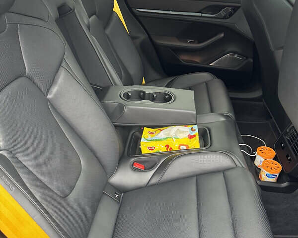 Серый Порше Тайкан, объемом двигателя 0 л и пробегом 24 тыс. км за 100000 $, фото 28 на Automoto.ua