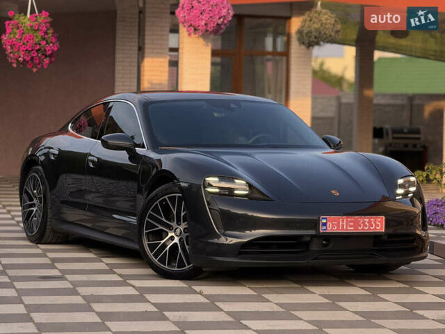 Серый Порше Тайкан, объемом двигателя 0 л и пробегом 129 тыс. км за 53500 $, фото 37 на Automoto.ua