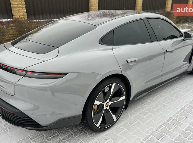 Серый Порше Тайкан, объемом двигателя 0 л и пробегом 24 тыс. км за 100000 $, фото 4 на Automoto.ua