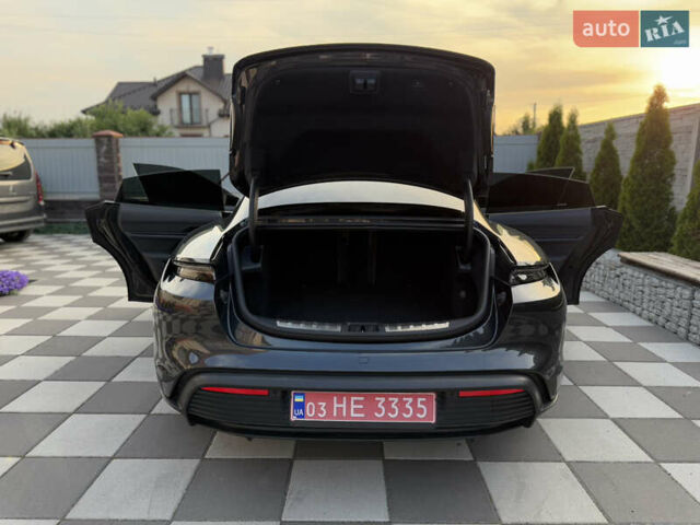 Серый Порше Тайкан, объемом двигателя 0 л и пробегом 129 тыс. км за 53500 $, фото 42 на Automoto.ua