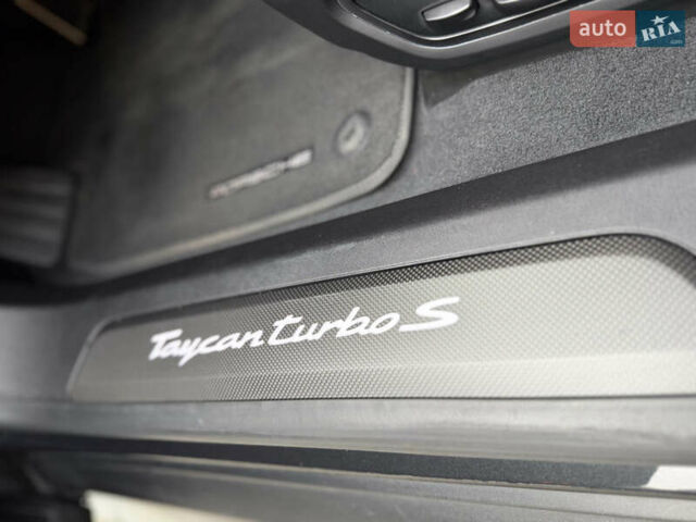 Сірий Порше Тайкан, об'ємом двигуна 0 л та пробігом 147 тис. км за 69890 $, фото 23 на Automoto.ua