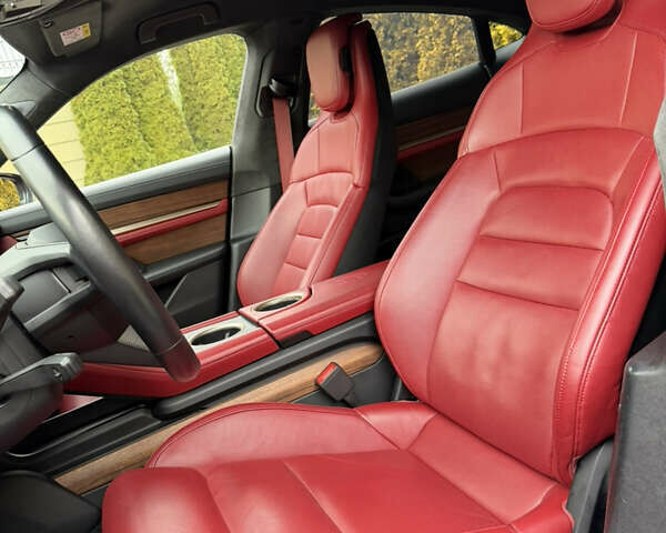 Сірий Порше Тайкан, об'ємом двигуна 0 л та пробігом 147 тис. км за 69890 $, фото 25 на Automoto.ua