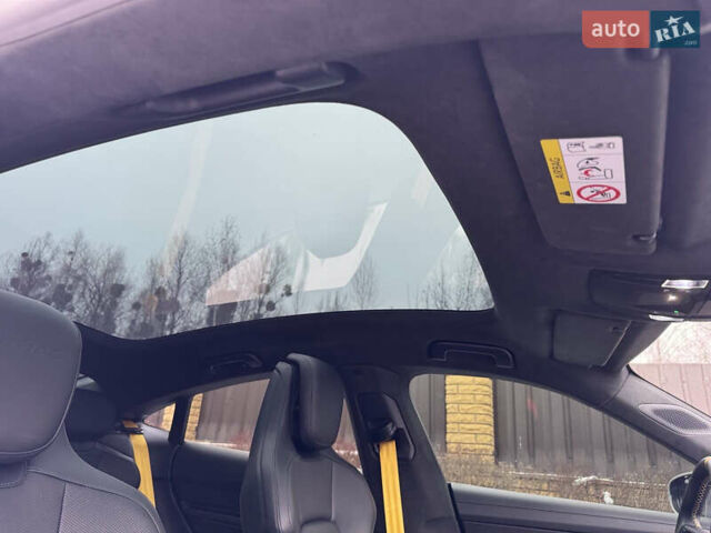 Серый Порше Тайкан, объемом двигателя 0 л и пробегом 24 тыс. км за 100000 $, фото 32 на Automoto.ua