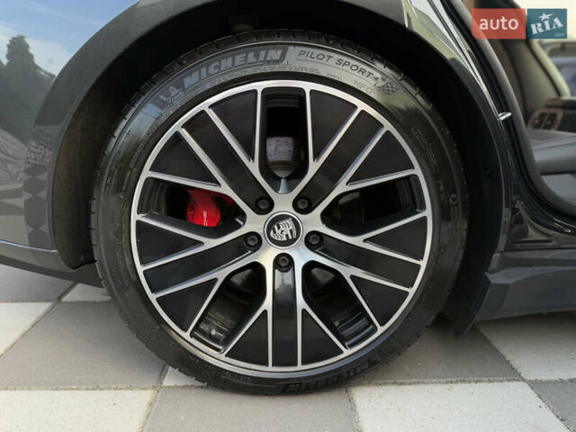 Серый Порше Тайкан, объемом двигателя 0 л и пробегом 129 тыс. км за 53500 $, фото 46 на Automoto.ua