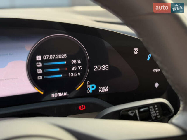 Серый Порше Тайкан, объемом двигателя 0 л и пробегом 129 тыс. км за 53500 $, фото 87 на Automoto.ua