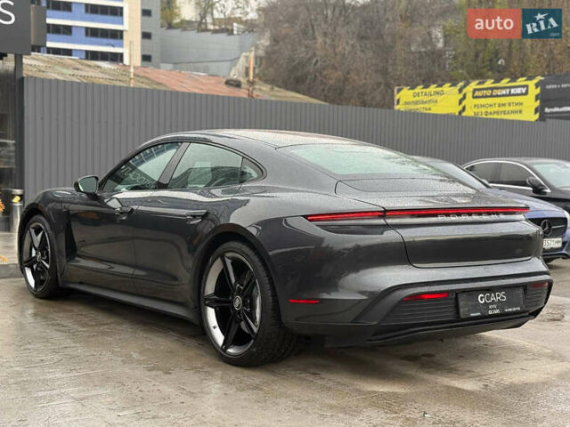 Серый Порше Тайкан, объемом двигателя 0 л и пробегом 69 тыс. км за 52000 $, фото 5 на Automoto.ua