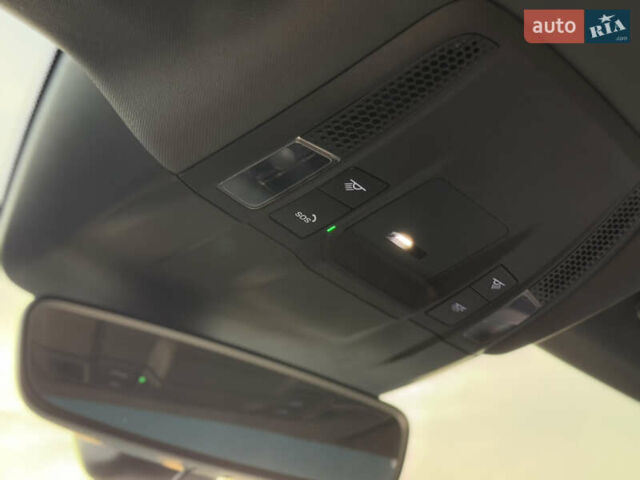 Серый Порше Тайкан, объемом двигателя 0 л и пробегом 129 тыс. км за 53500 $, фото 86 на Automoto.ua