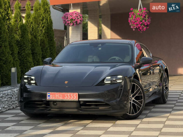 Серый Порше Тайкан, объемом двигателя 0 л и пробегом 129 тыс. км за 53500 $, фото 2 на Automoto.ua