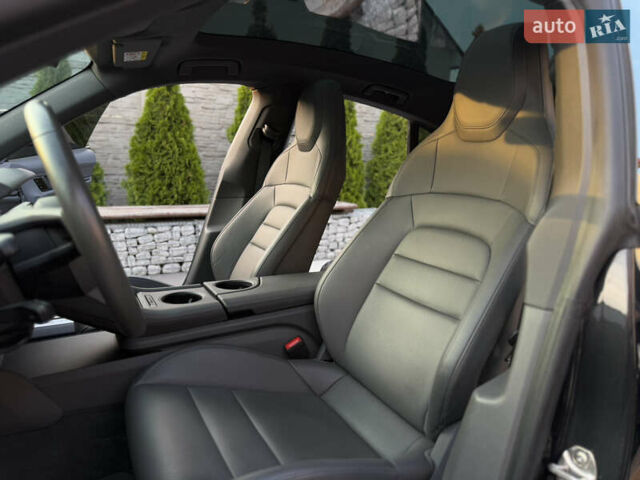 Серый Порше Тайкан, объемом двигателя 0 л и пробегом 129 тыс. км за 53500 $, фото 57 на Automoto.ua