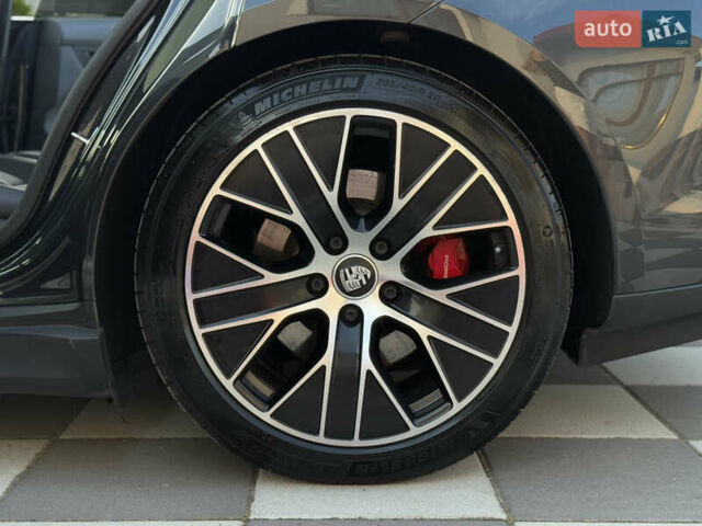 Серый Порше Тайкан, объемом двигателя 0 л и пробегом 129 тыс. км за 53500 $, фото 48 на Automoto.ua