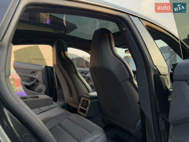 Серый Порше Тайкан, объемом двигателя 0 л и пробегом 129 тыс. км за 53500 $, фото 65 на Automoto.ua