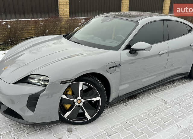 Серый Порше Тайкан, объемом двигателя 0 л и пробегом 24 тыс. км за 100000 $, фото 1 на Automoto.ua