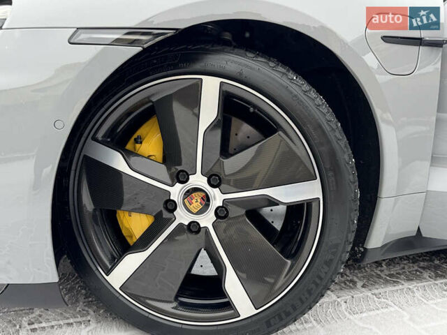 Серый Порше Тайкан, объемом двигателя 0 л и пробегом 24 тыс. км за 100000 $, фото 31 на Automoto.ua