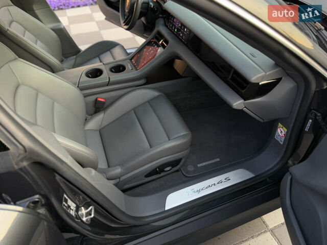 Серый Порше Тайкан, объемом двигателя 0 л и пробегом 129 тыс. км за 53500 $, фото 67 на Automoto.ua