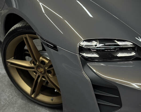 Серый Порше Тайкан, объемом двигателя 0 л и пробегом 75 тыс. км за 65000 $, фото 10 на Automoto.ua