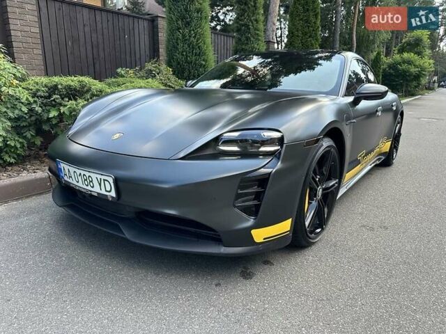 Серый Порше Тайкан, объемом двигателя 0 л и пробегом 58 тыс. км за 62000 $, фото 23 на Automoto.ua