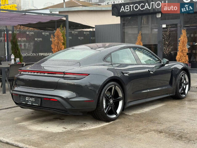 Серый Порше Тайкан, объемом двигателя 0 л и пробегом 69 тыс. км за 52000 $, фото 3 на Automoto.ua