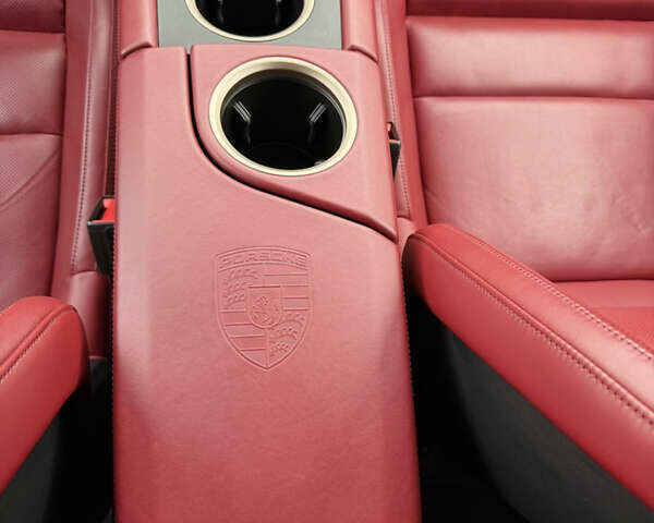 Сірий Порше Тайкан, об'ємом двигуна 0 л та пробігом 147 тис. км за 69890 $, фото 51 на Automoto.ua