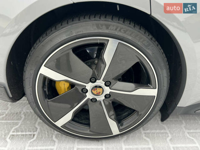 Серый Порше Тайкан, объемом двигателя 0 л и пробегом 24 тыс. км за 100000 $, фото 33 на Automoto.ua