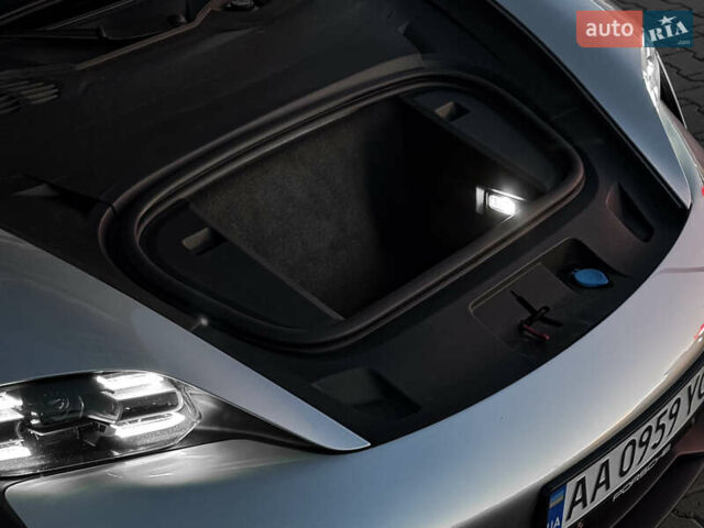 Серый Порше Тайкан, объемом двигателя 0 л и пробегом 82 тыс. км за 57500 $, фото 50 на Automoto.ua