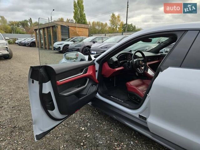 Серый Порше Тайкан, объемом двигателя 0 л и пробегом 89 тыс. км за 83888 $, фото 24 на Automoto.ua