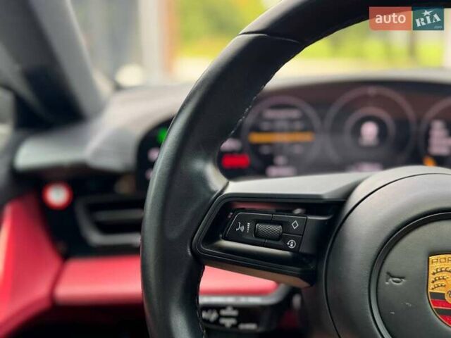 Серый Порше Тайкан, объемом двигателя 0 л и пробегом 80 тыс. км за 46600 $, фото 14 на Automoto.ua