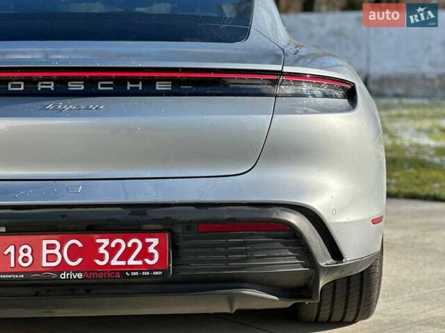 Серый Порше Тайкан, объемом двигателя 0 л и пробегом 80 тыс. км за 46600 $, фото 9 на Automoto.ua