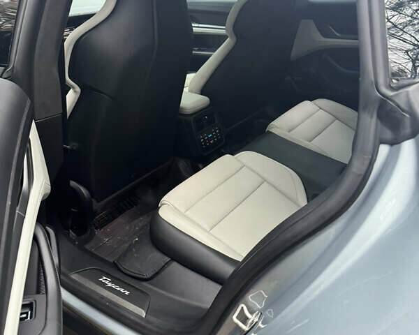 Серый Порше Тайкан, объемом двигателя 0 л и пробегом 55 тыс. км за 70000 $, фото 13 на Automoto.ua