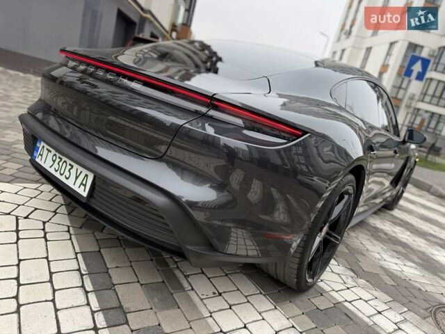 Серый Порше Тайкан, объемом двигателя 0 л и пробегом 53 тыс. км за 55000 $, фото 10 на Automoto.ua