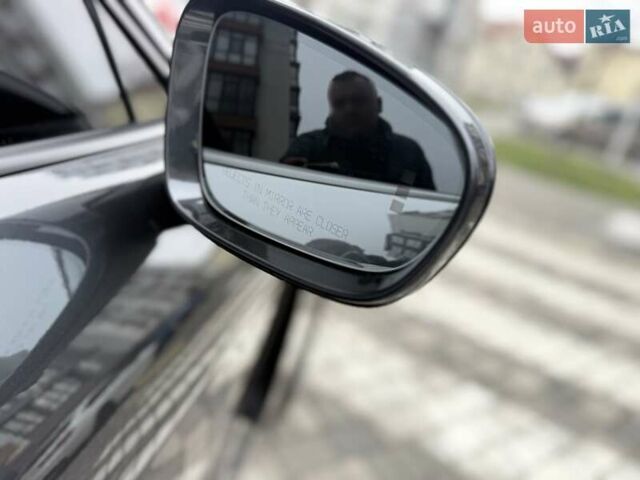 Серый Порше Тайкан, объемом двигателя 0 л и пробегом 53 тыс. км за 55000 $, фото 45 на Automoto.ua