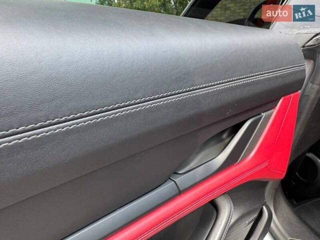 Серый Порше Тайкан, объемом двигателя 0 л и пробегом 80 тыс. км за 46600 $, фото 35 на Automoto.ua