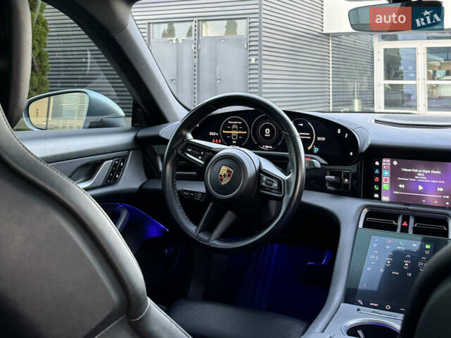 Серый Порше Тайкан, объемом двигателя 0 л и пробегом 82 тыс. км за 57500 $, фото 23 на Automoto.ua
