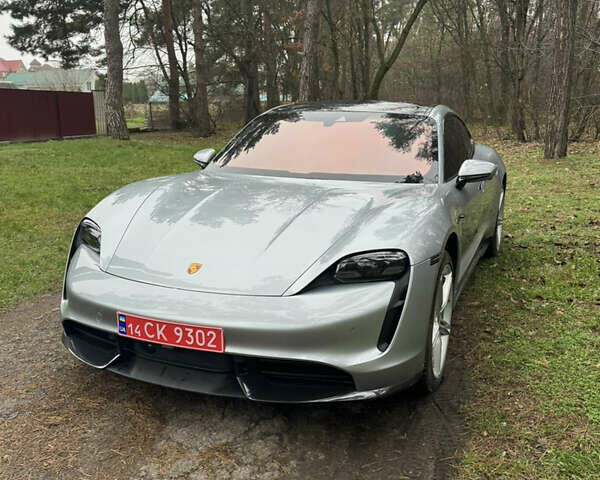 Серый Порше Тайкан, объемом двигателя 0 л и пробегом 55 тыс. км за 70000 $, фото 4 на Automoto.ua