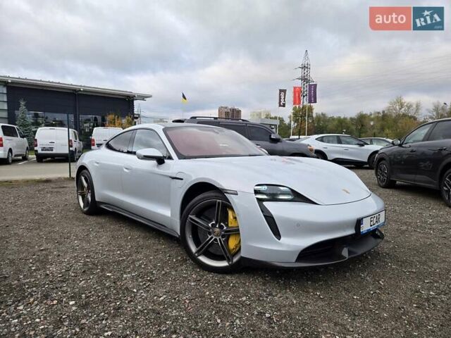 Серый Порше Тайкан, объемом двигателя 0 л и пробегом 89 тыс. км за 83888 $, фото 8 на Automoto.ua