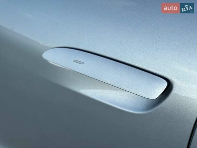 Серый Порше Тайкан, объемом двигателя 0 л и пробегом 80 тыс. км за 46600 $, фото 40 на Automoto.ua