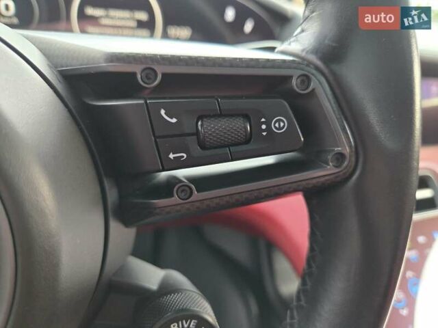 Серый Порше Тайкан, объемом двигателя 0 л и пробегом 89 тыс. км за 83888 $, фото 35 на Automoto.ua