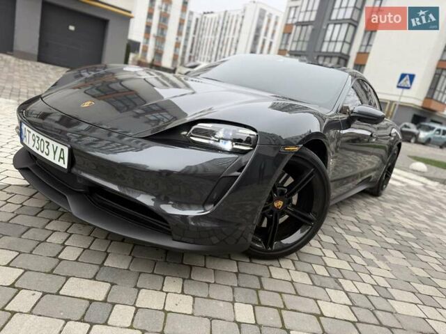 Серый Порше Тайкан, объемом двигателя 0 л и пробегом 53 тыс. км за 55000 $, фото 16 на Automoto.ua