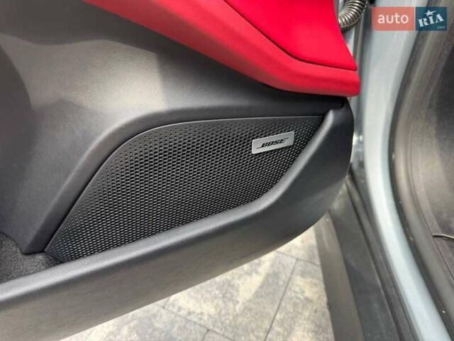 Серый Порше Тайкан, объемом двигателя 0 л и пробегом 80 тыс. км за 46600 $, фото 32 на Automoto.ua