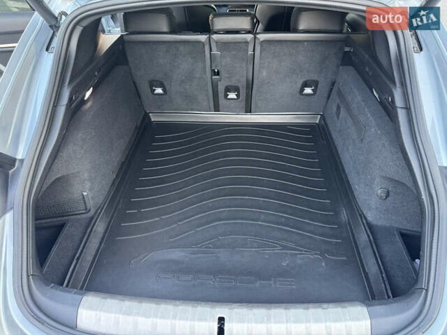 Серый Порше Тайкан, объемом двигателя 0 л и пробегом 114 тыс. км за 59500 $, фото 26 на Automoto.ua