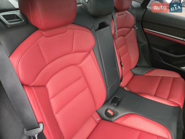 Серый Порше Тайкан, объемом двигателя 0 л и пробегом 89 тыс. км за 83888 $, фото 46 на Automoto.ua