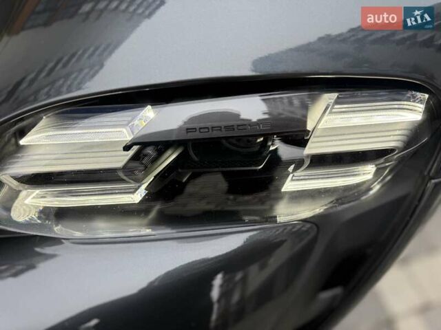Серый Порше Тайкан, объемом двигателя 0 л и пробегом 53 тыс. км за 55000 $, фото 44 на Automoto.ua