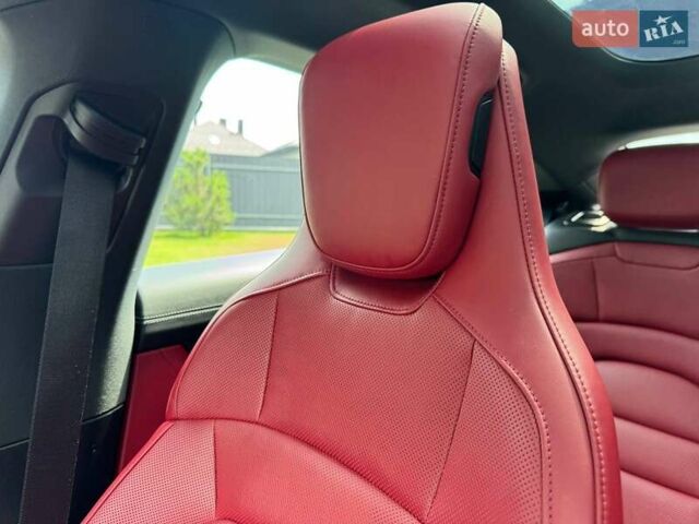 Серый Порше Тайкан, объемом двигателя 0 л и пробегом 80 тыс. км за 46600 $, фото 29 на Automoto.ua