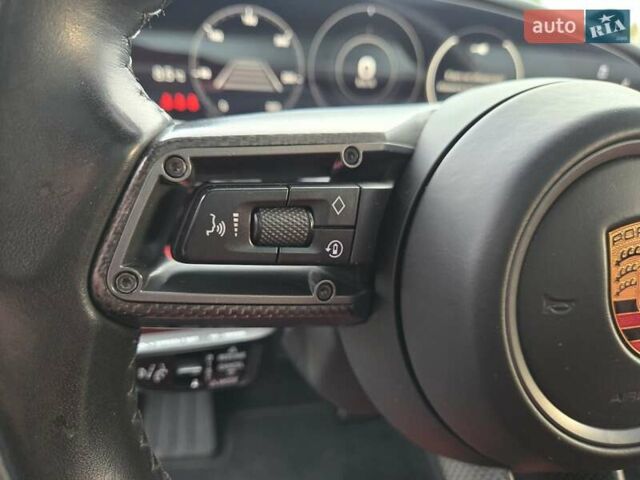 Серый Порше Тайкан, объемом двигателя 0 л и пробегом 89 тыс. км за 83888 $, фото 34 на Automoto.ua