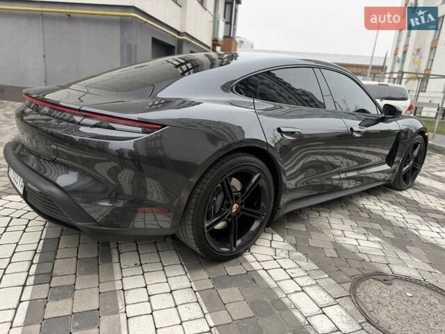 Серый Порше Тайкан, объемом двигателя 0 л и пробегом 53 тыс. км за 55000 $, фото 15 на Automoto.ua